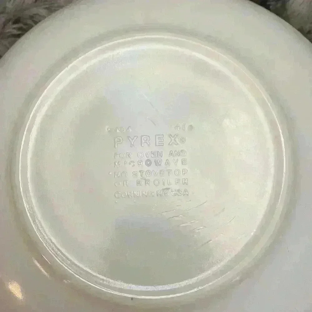 Vintage Pyrex #404, 4 litre Colonial Mist Blue Mist bowl white with blue flowers - Picture 16 of 16